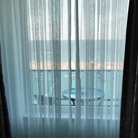 Vila Anemona Konukevi *
